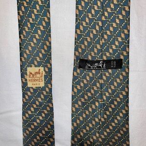 Green Hermès tie